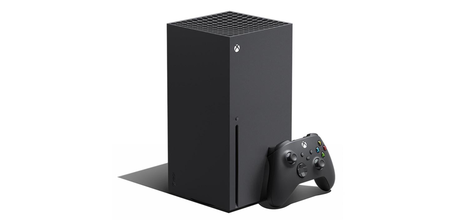 La console Xbox Series X noire, avec sa fente de lecteur de disque en façade, et sa manette